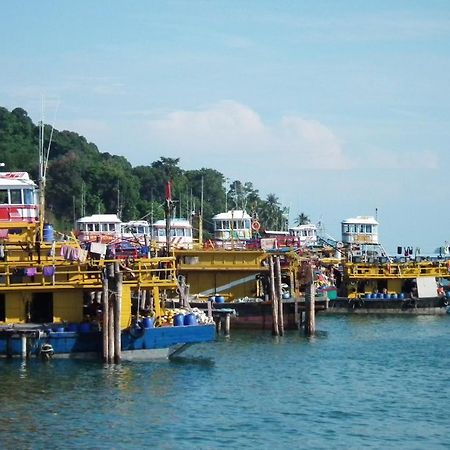 C 13 Lot 10 Pangkor Leisure Beach Studio Pekan Pangkor Bagian luar foto